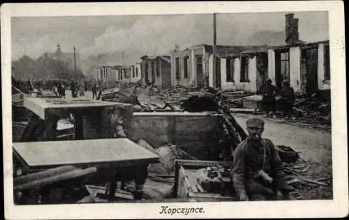 Ak Kopczynce Kopytschynzi Ukraine, Deutsche Soldaten in Uniformen, Kriegszerstörungen, I WK
