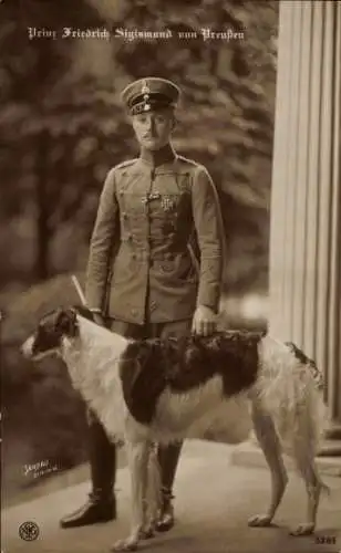 Ak Prinz Friedrich Sigismund von Preußen, Portrait in Husarenuniform, Hund