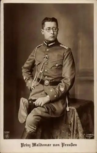 Ak Prinz Waldemar von Preußen in Uniform, NPG 5290, Sohn Prinz Heinrich von Preußen