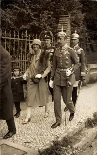 Foto Ak August Wilhelm von Preußen, Portrait in Uniform