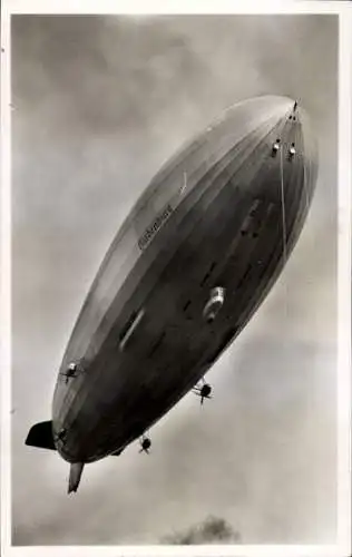 Ak Zeppelin, LZ 129 Hindenburg, Starrluftschiff, Landeseile