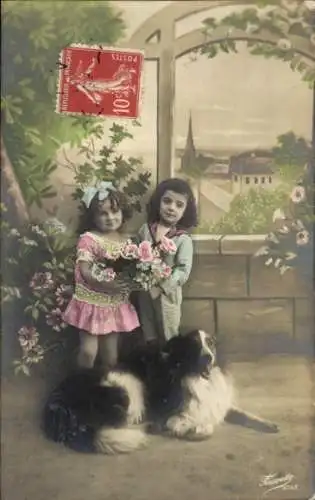 Ak Junge und Mädchen mit Blumen und Hund