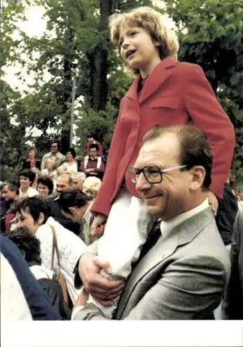 Foto Lothar Späth mit Tochter Daniela, Ministerpräsidentin Baden-Württemberg, Autogramm