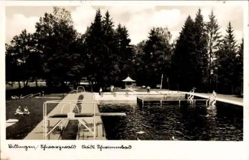 Ak Villingen im Schwarzwald, Städtisches Schwimmbad