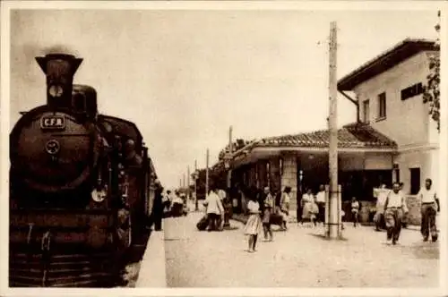 Ak Mangalia Rumänien, Bahnhof, Gleisseite, Dampflok, CFR