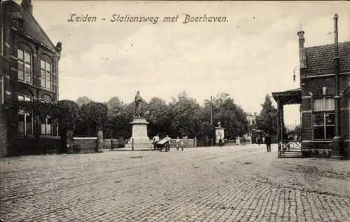 Ak Leiden Südholland Niederlande, Stationsweg mit Boerhaven