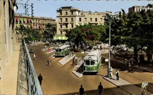 Ak Oran Algerien, Foch Platz, Bushaltestelle