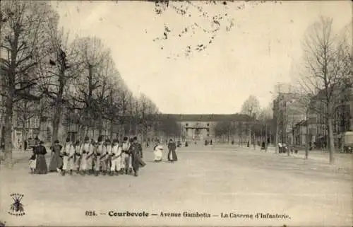 Ak Courbevoie Hauts de Seine, Avenue Gambetta, Infanteriekaserne