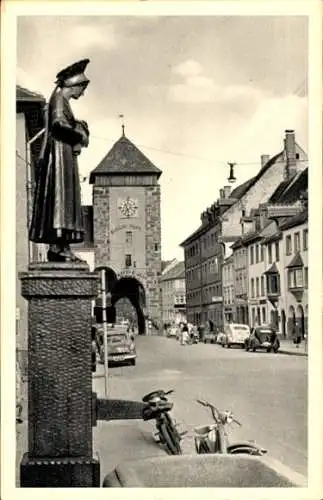 Ak Villingen Schwenningen im Schwarzwald, Bicken Tor, Brunnen