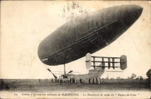Ak Maubeuge, Militärflugplatz, Französisches Luftschiff Dupuy de Lôme