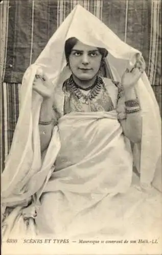 Ak-Szenen und -Typen, Maurisch, der sich mit seinem Haik bedeckt