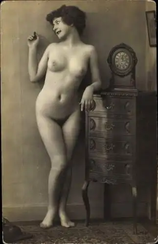 Foto Ak Erotik, Frauenakt, nackte Frau, Busen