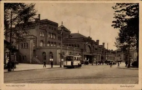 Ak Halberstadt am Harz, Bahnhof, Straßenbahn