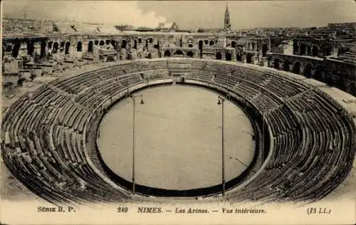 Ak Nîmes Gard, Arena, Innenansicht