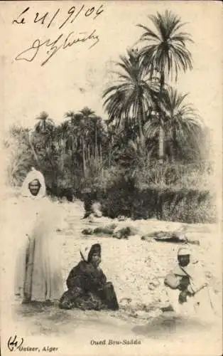 Ak Oued Bou Saada Algerien, Menschen in Oase, Palmen