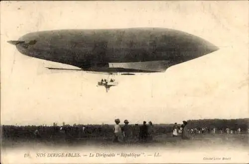 Ak Französisches Luftschiff République