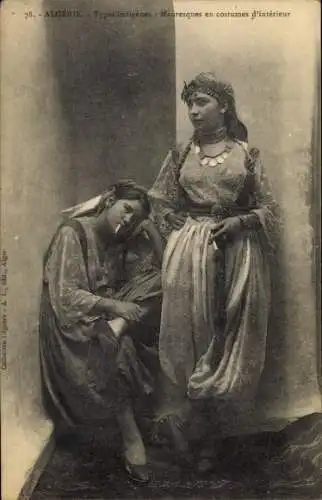 Ak Algerien, Araberinnen in Volkstracht, Zigarette