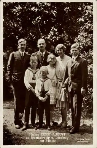 Ak Herzog Ernst August von Braunschweig mit Familie, Victoria Luise von Preußen, Kinder