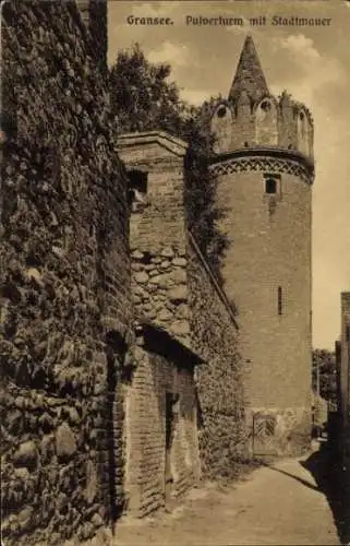 Ak Gransee in der Mark, Pulverturm mit Stadtmauer