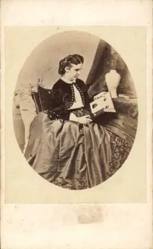 CdV Prinzessin Friedrich Carl von Preußen, Maria-Anna von Anhalt-Dessau, Portrait