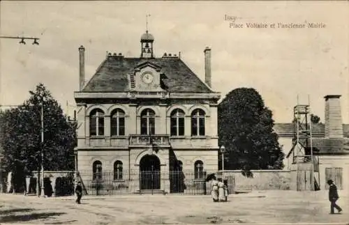 Ak Issy les Moulineaux Hauts de Seine, Place Voltaire, Rathaus