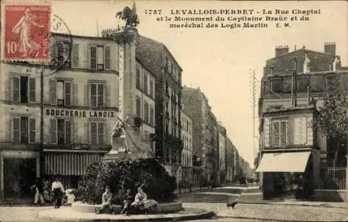 Ak Levallois Perret Hauts de Seine, Rue Chaptal, Denkmal von Kapitän Braun, Maréchal