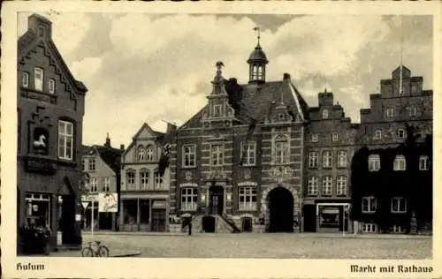 Ak Husum in Nordfriesland, Blick auf das Rathaus am Marktplatz