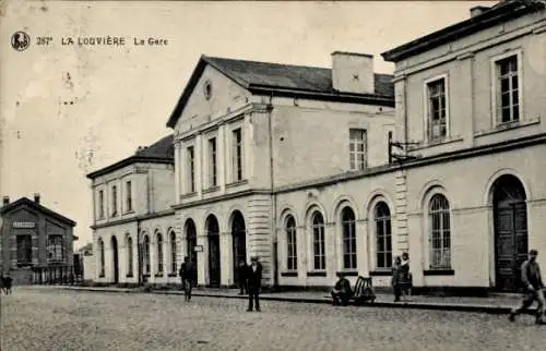 Ak La Louvière Wallonien Hennegau, Bahnhof