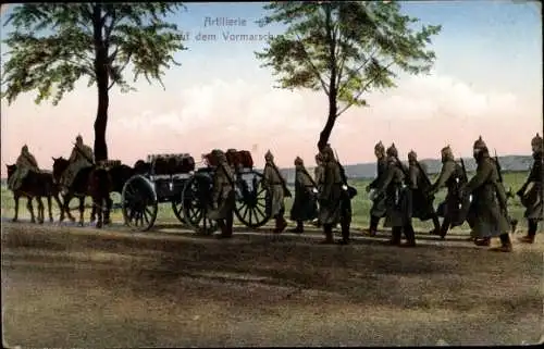 Ak Artillerie auf dem Vormarsch, Geschütz, Deutsche Soldaten in Uniformen