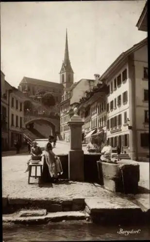 Ak Burgdorf Kanton Bern, Straße, Brunnen