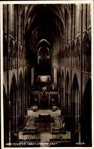 Ak City of Westminster London England, Westminster Abbey mit Blick nach Osten