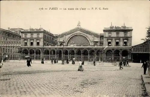 Ak Paris, La Gare de l'Est, Ostbahnhof, Straßenseite