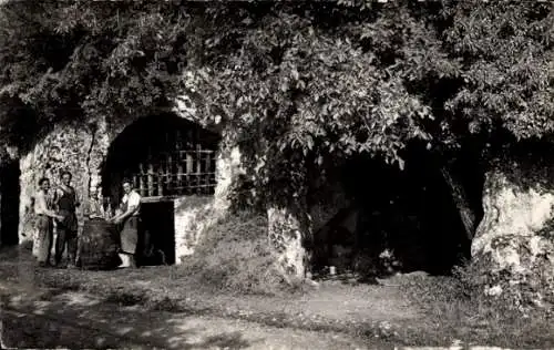 Ak Château du Loir Sarthe, Die Keller