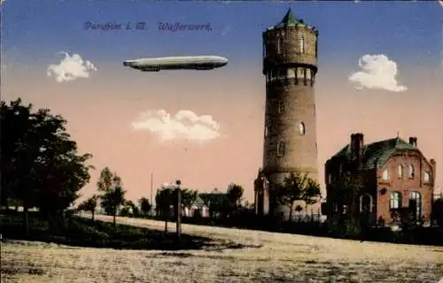 Ak Parchim in Mecklenburg Vorpommern, Wasserwerk, Zeppelin über der Stadt, Wasserturm