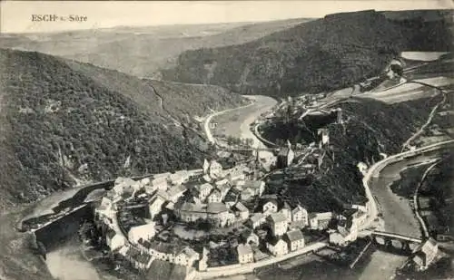 Ak Esch sur Sure Esch an der Sauer Luxemburg, Panorama, Luftbild, Fluss