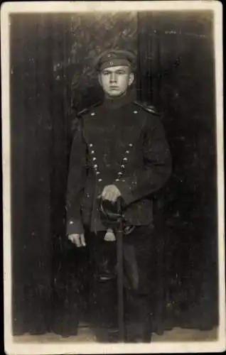 Foto Ak Deutscher Soldat in Uniform, Ulan Festungslazarett Posen, Sanitäts-Schule, I WK