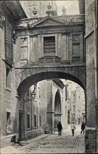 Ak Valencia Stadt Spanien, Paso de la Cathedral al Palacio Arzobispal
