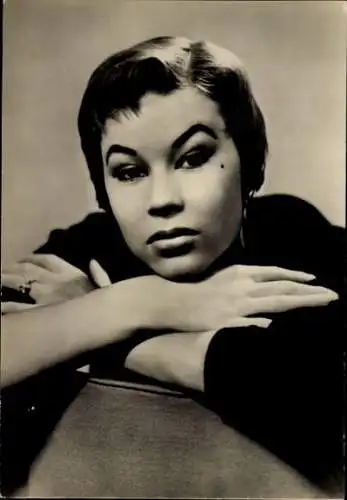 Ak Schauspielerin ?, Portrait