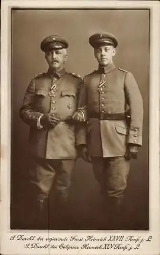 Ak Fürst Heinrich XXVII Reuss jüngere Linie, Erbprinz Heinrich XLV, Uniformen, Eisernes Kreuz