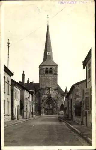 Foto Ak Revigny Meuse, Straße, Kirche