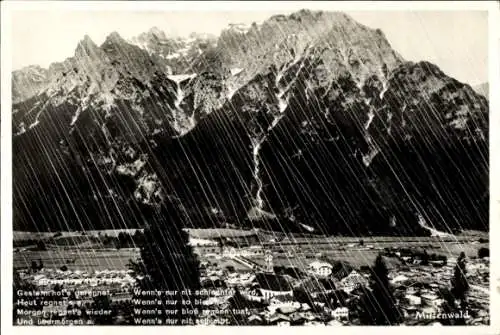 Ak Mittenwald in Oberbayern, Gesamtansicht, Regen