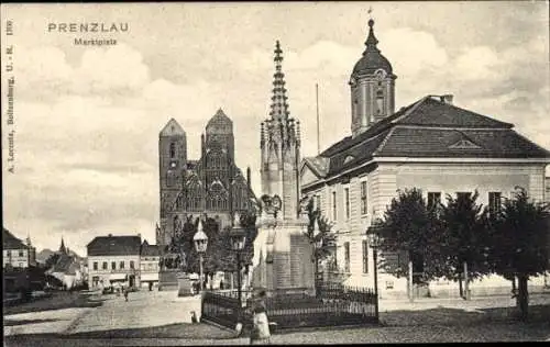 Ak Prenzlau in der Uckermark, Marktplatz, Denkmal