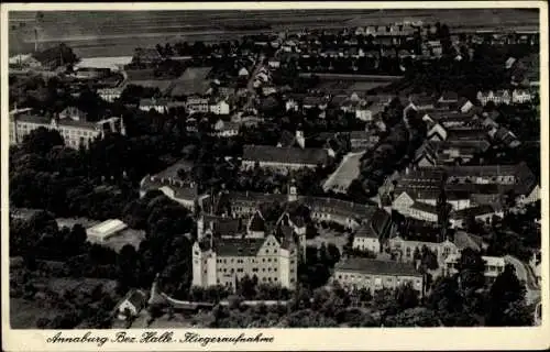 Ak Annaburg im Kreis Wittenberg, Blick auf den Ort, Schloss, Fliegeraufnahme