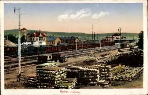 Ak Bebra Hessen, Bahnhof, Gleisseite, Holzbalken, Lager