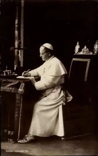 Ak Papst Pius X., Porträt am Schreibtisch