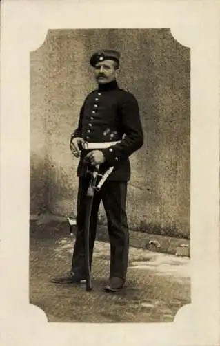 Foto Ak Deutscher Soldat in Uniform, Infanterie-Regiment 9