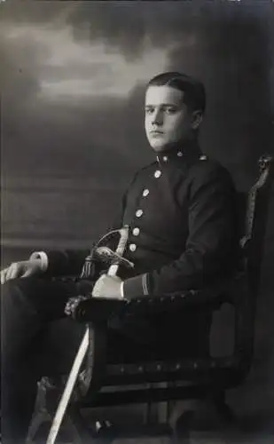 Foto Ak K. u. k. Soldat in Uniform, Säbel, Porträt