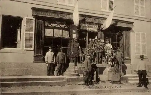 Ak Dt. Soldaten, Gruppenbild, Soldatenheim Cirey 1915