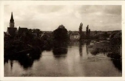 Ak Château du Loir Sarthe, Ufer des Loir in Richtung der alten Mühle