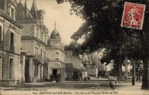 Ak Château du Loir Sarthe, eine Ecke des Place de Hôtel de Ville